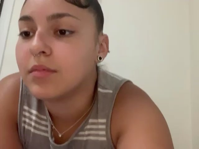 babykalirose live cam screenshot malefemale from United States on Ohstagram — Live Cams & Adult Streams — screenshot #2